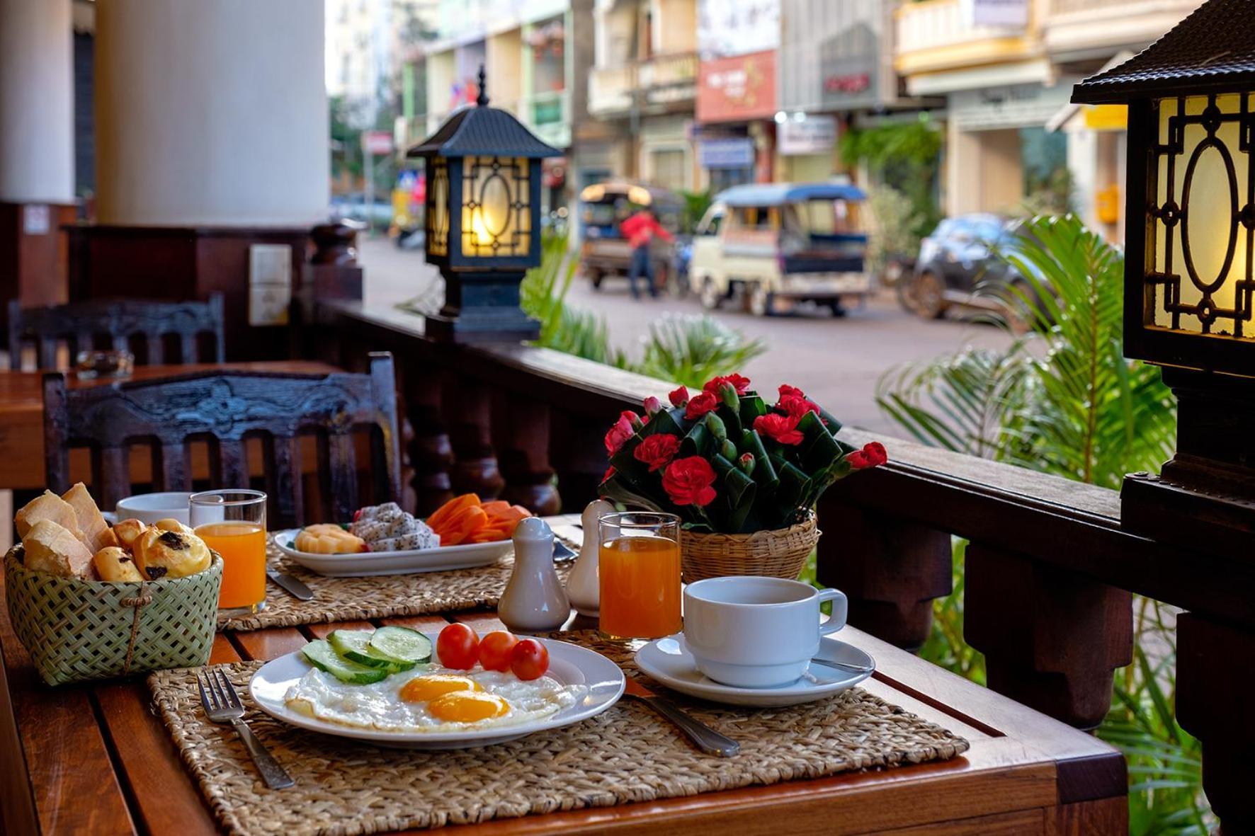 Pakse Hotel & Restaurant Exterior foto